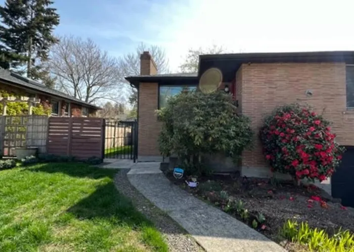 Lilac In Law, Picturesque Lower Unit