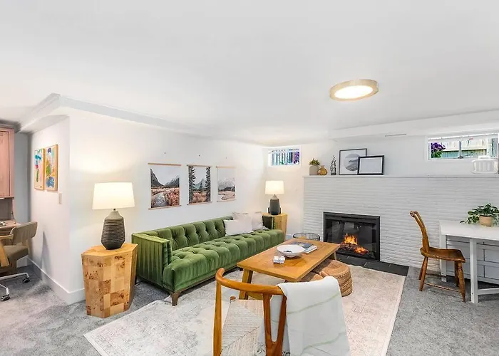 Lilac In Law, Picturesque Lower Unit